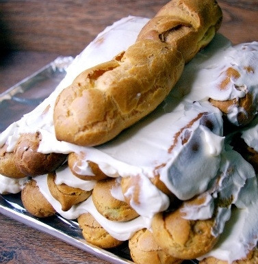 1. Этап. Торт Поленница из заварного теста: 7. Вот такая красота получится.