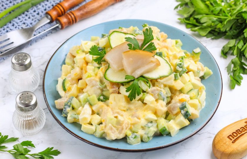 1. Этап. Салат с масляной рыбой: Выложите приготовленный салат с масляной рыбой на тарелки и подайте к столу. Приятного вам аппетита!