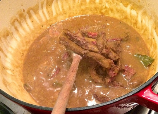 1. Этап. Говяжья печень с грибами: 6. Добавьте печень и тушите до готовности еще минут 10 (время зависит от размера кусочков печени).