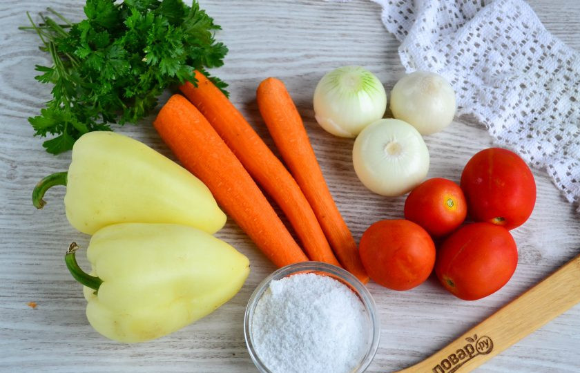 1. Этап. Овощная заправка на зиму: Подготовьте все необходимые ингредиенты.