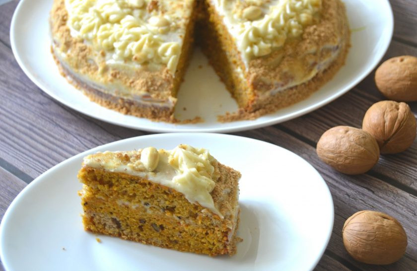 1. Этап. Самый простой морковный торт: Торт должен настояться 2-3 часа, после чего его можно подавать к столу. Торт получился вкусный и ароматный! Приятного чаепития!