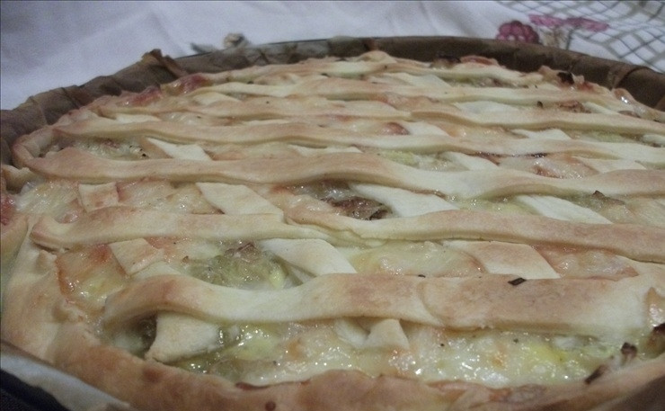 1. Этап. Капустник-пирог: Выпекайте капустник-пирог в предварительно разогретой до 180 градусов духовке в течение примерно 25-30 минут.