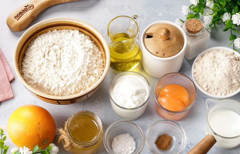 1. Этап. Коржики сахарные: Подготовьте все ингредиенты по списку. Если не любите корицу, то её можно исключить, а цедру апельсина по желанию заменить на ванилин.