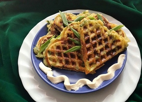 1. Этап. Постные картофельные вафли: 8. Готовые вафли лучше подавать со сметаной. Приятного аппетита!