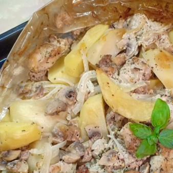 Кролик под соусом, запечённый в пакете