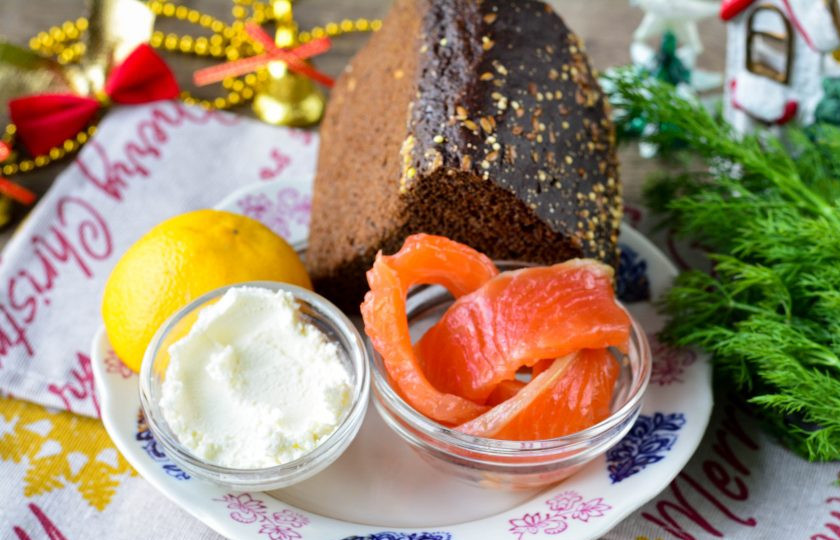 1. Этап. Бутерброды с красной рыбой и лимоном: Подготовьте ингредиенты для приготовления бутербродов с красной рыбой и лимоном.