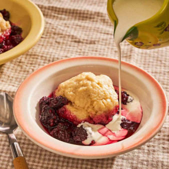 This No-Bake Blackberry Slump Is a Retro Delight