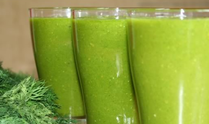 1. Этап. Зеленый коктейль с мандарином: Соединяем все ингредиенты в блендере, добавляем 0,5-1 стакан холодной кипяченой воды. Перемешиваем все до однородности. Готово. Приятного аппетита!