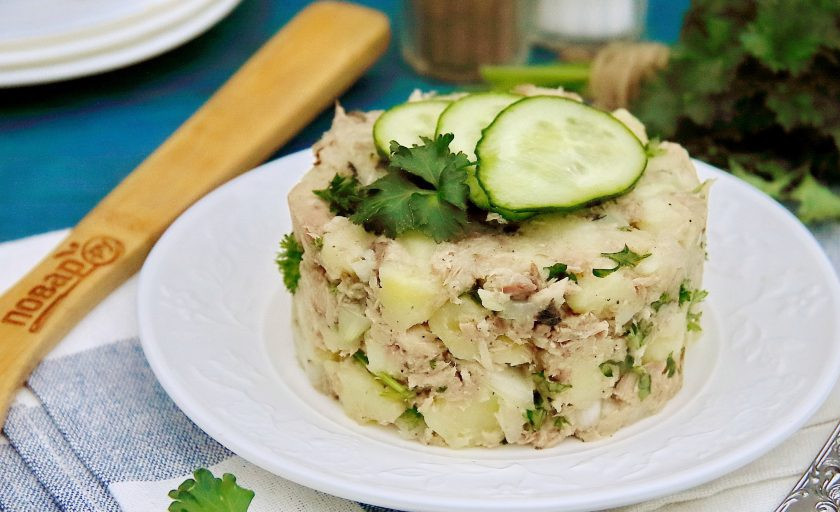 1. Этап. Рыбный салат из консервов с картошкой: Приятного аппетита!