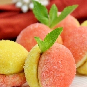 1. Этап. Пирожные Персики: 16. Перед подачей некоторые пирожные 