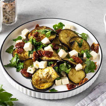 Салат с баклажанами и вялеными помидорами