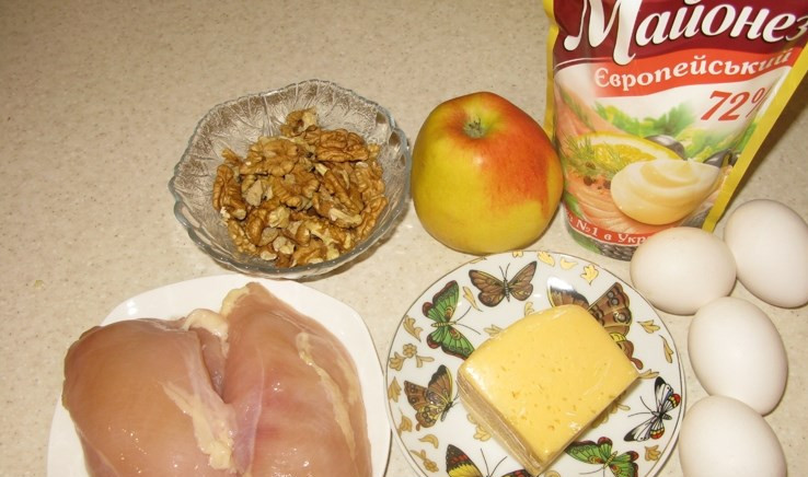 1. Этап. Салат Черепашка: Подготовьте ингредиенты.