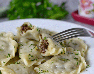 1. Этап. Вареники с ливером: 7. При подаче добавьте немного сливочного масла. Приятного аппетита!