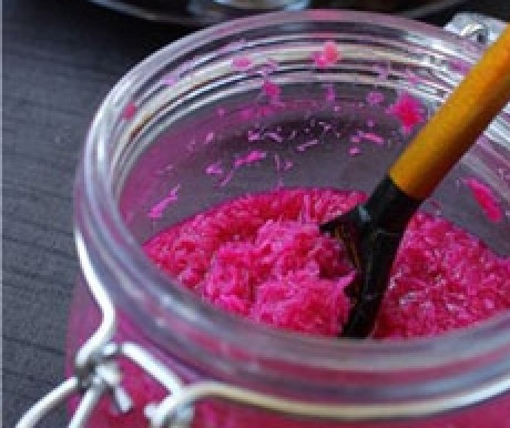 1. Этап. Хрен со свеклой: Натертые свеклу и хрен смешать, добавить теплый маринад. Перемешать еще раз. Переложить в банку, закрыть крышкой. Когда маринад остынет поставить банку в холодильник на сутки. После этого хрен готов. Приятного аппетита!