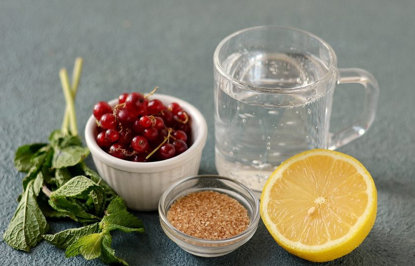 1. Этап. Лимонад из красной смородины: Подготовьте все ингредиенты.