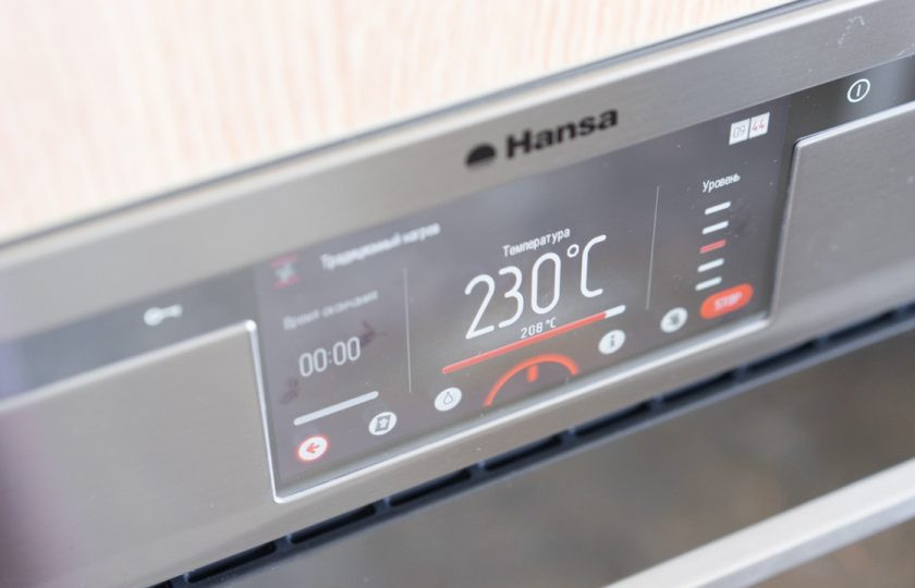 1. Этап. Десерт Птичье молоко: 6. Выпекаются коржи при температуре 230 градусов всего 10 минут.