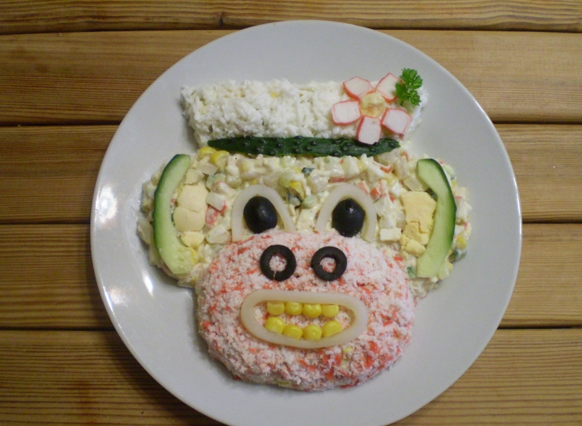 1. Этап. Салат Обезьянка с кальмарами: Оформите 