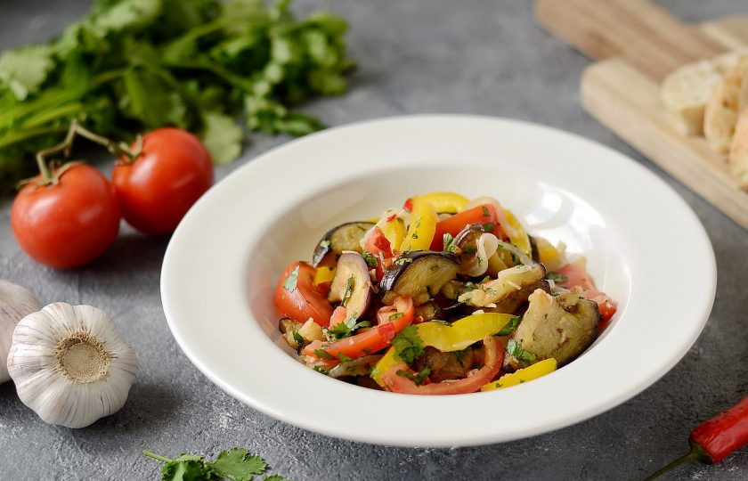 1. Этап. Салат с баклажанами по-армянски: Салат с баклажанами по-армянски готов, приятного вам аппетита!