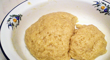 1. Этап. Песочный пирог с творожной начинкой: Отделяем треть теста, кладем его пока в морозилку на 30 мин.