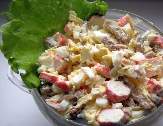 1. Этап. Салат обалденный с сухариками: 3. Перемешаем и можно подавать!