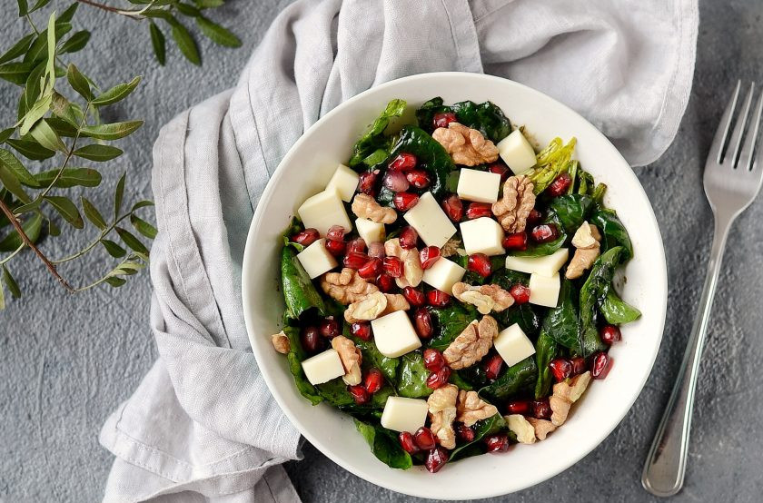 1. Этап. Салат со шпинатом, орехами и гранатом: Приятного аппетита!