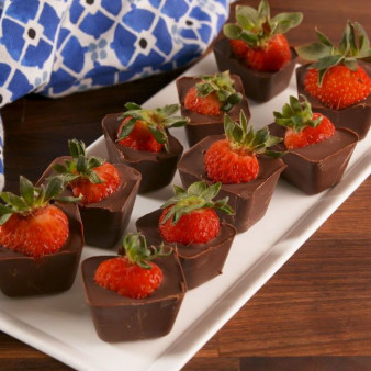 Chocolate Covered Strawberry Cubes