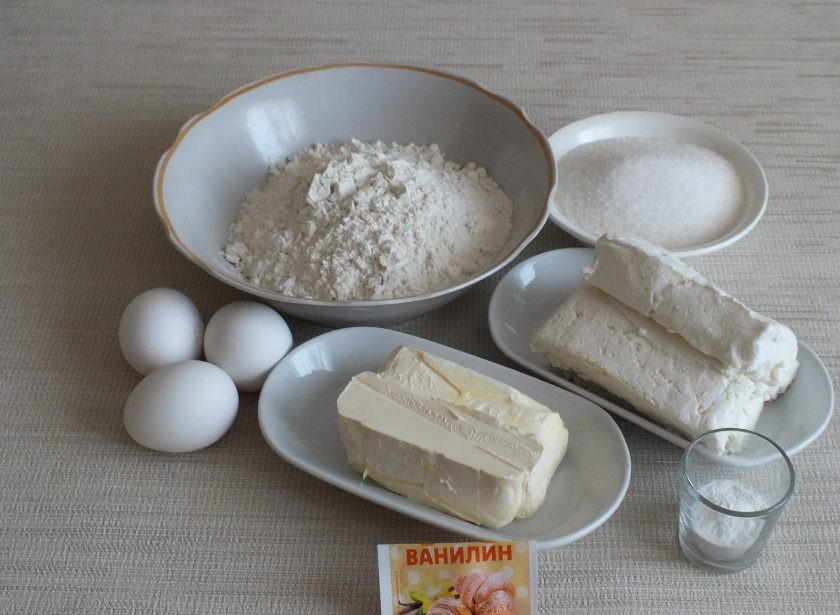 1. Этап. Насыпной пирог в мультиварке: Подготовьте ингредиенты.