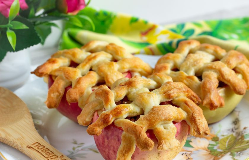 1. Этап. Яблоки, фаршированные карамелизированной сливой: Приятного аппетита!