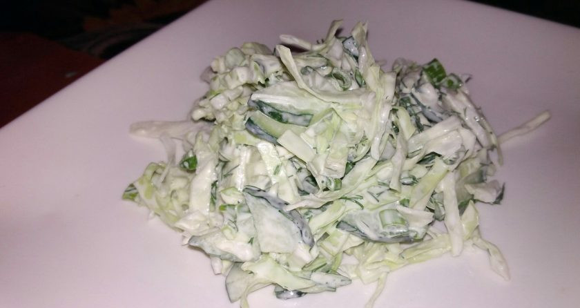 1. Этап. Салат из молодой капусты с огурцом и зеленью: 7. Как я уже говорила выше, подавайте его сразу. В такой салатик можно добавить копченую колбасу, зеленый горошек или выбрать любой соус для заправки.