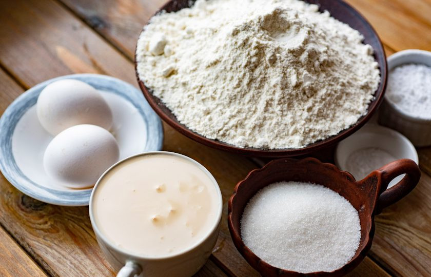 1. Этап. Пончики на ряженке: Подготовьте все необходимые ингредиенты перед началом приготовления.