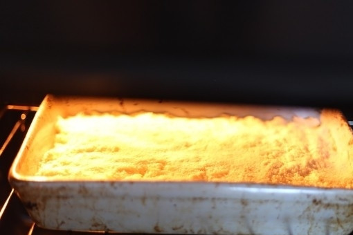 1. Этап. Детская творожная запеканка в духовке: 5. Выпекайте при 180 °С около получаса. Детская творожная запеканка в духовке готова! Вынимайте ее из формы очень осторожно, т. к. запеканка крошится. Приятного аппетита!