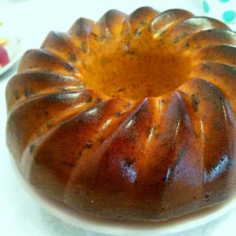 Молочный пирог с кусочками шоколада