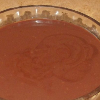 Шоколадный крем с вишней