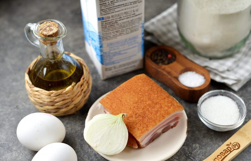 1. Этап. Блинчики с беконом: Подготовьте все необходимые ингредиенты. Бекон используйте не в нарезке, а куском. У меня — сыровяленая панчетта.