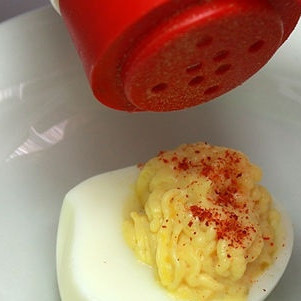 Яйца, фаршированные горчицей