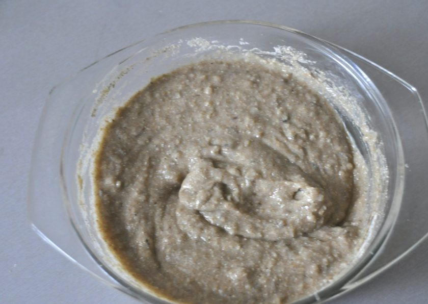 1. Этап. Рижский хлеб по ГОСТу: Накройте крышкой, поставьте в духовку при температуре 65 градусов для осахаривания на 3-5 часов.