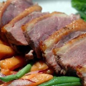 Утка с зеленой фасолью и папайя