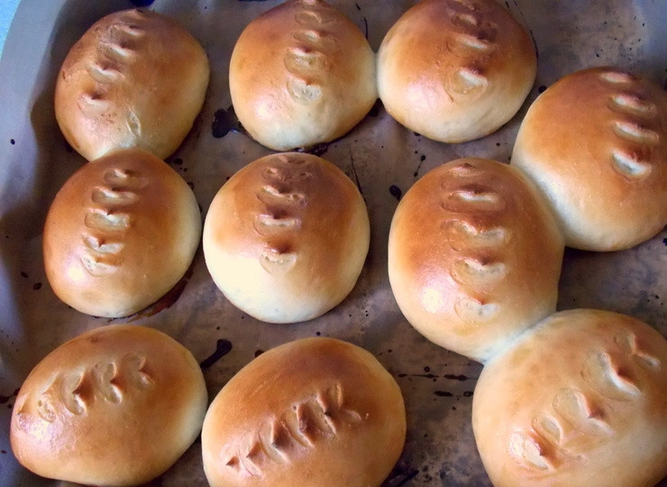 1. Этап. Японские молочные булочки Хокайдо: Выпекайте в горячей духовке при t=180 примерно 25 мин. (до готовности). Ориентируйтесь на свою духовку.