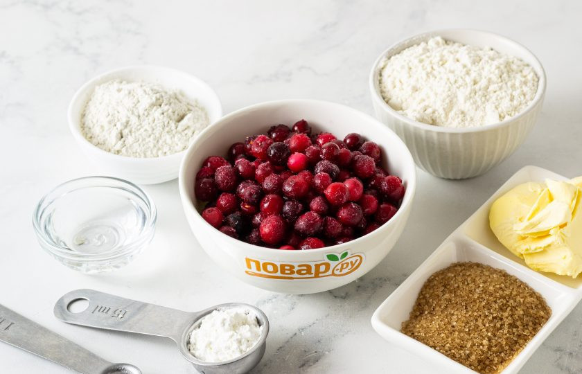 1. Этап. Галета с клюквой: Подготовьте все ингредиенты.