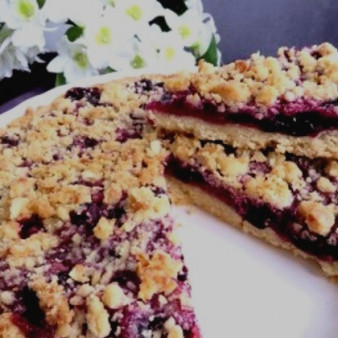 Постный черничный пирог