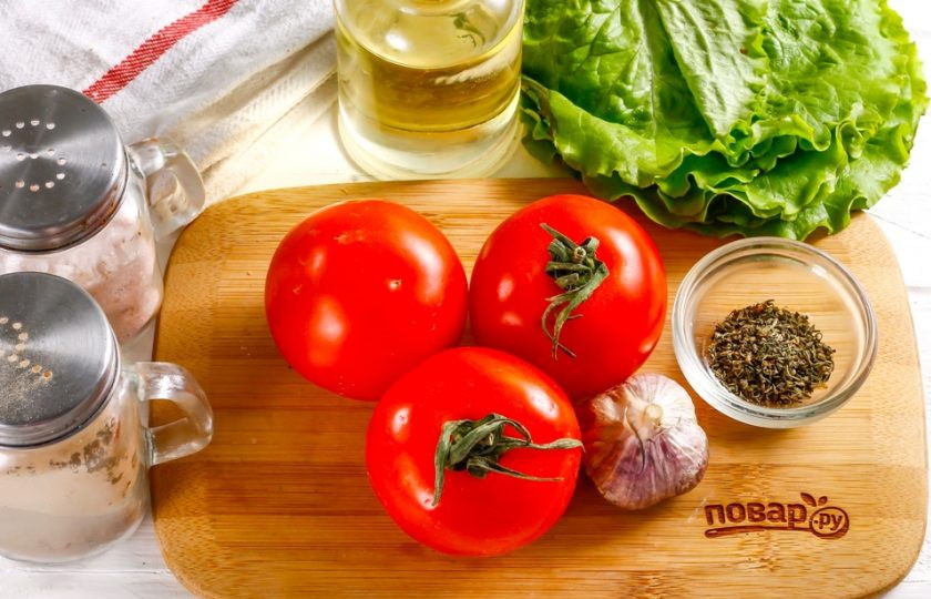 1. Этап. Вяленые помидоры в микроволновке: Подготовьте указанные ингредиенты.