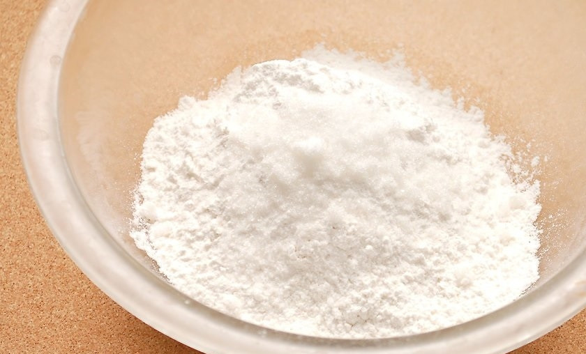 1. Этап. Блинчики с Нутеллой: 1. Смешайте в миске муку, соль и сахар.