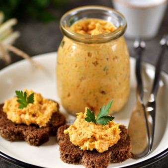 Намазка на хлебцы Сало с черемшой