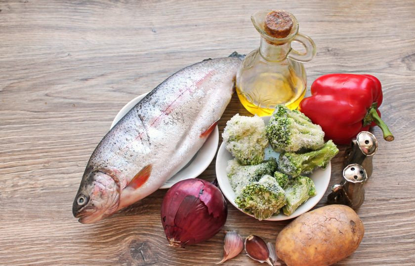 1. Этап. Радужная форель в духовке с овощами: Подготовьте все необходимые ингредиенты для приготовления радужной форели в духовке с овощами.