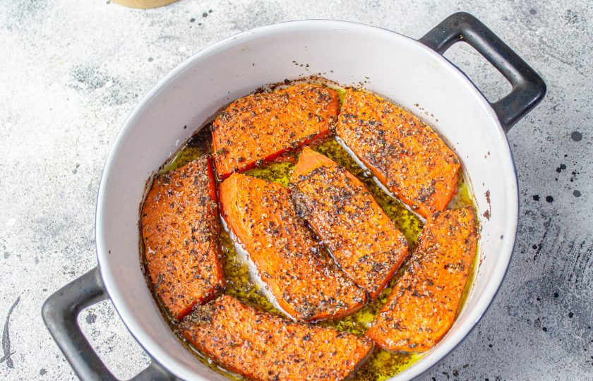 1. Этап. Тыква запеченная с травами и сыром: Подзапеченную тыкву достаньте из духовки.