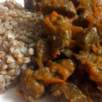 Гуляш из говяжьего сердца