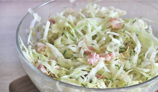 1. Этап. Киш «Осень»: Перемешать. Начинка из тушеной капусты с беконом и плавленым сыром готова.