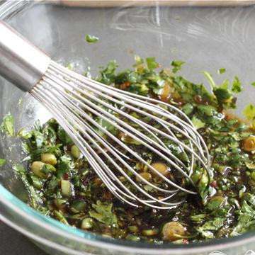 1. Этап. Лапша Сезам: Очень хорошо перемешайте.