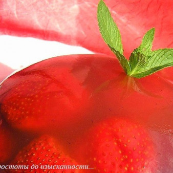 Десерт Клубника в шампанском