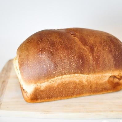 1. Этап. Хлеб с корицей: 8. Разогреть духовку до 175 градусов. После того, как тесто поднялось, выпекать хлеб в течение 30-40 минут. Дать остыть полностью перед подачей на стол.